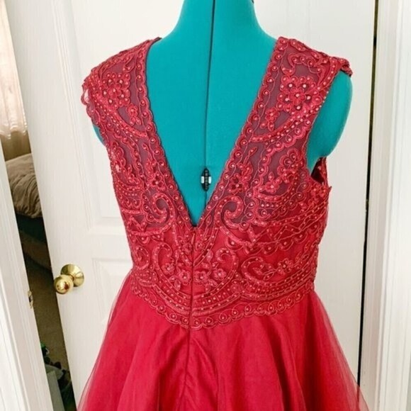 Homecoming Prom Party Sleeveless Beaded Lace Floral Tulle Lined Skater Dress - Picture 9 of 13